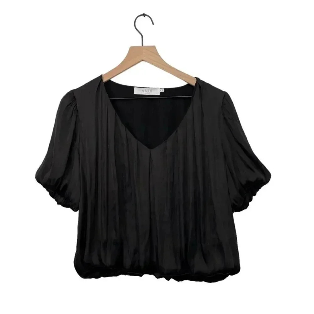 ASTR The Label Black Bubble Hem Puff Sleeve V Neck Top